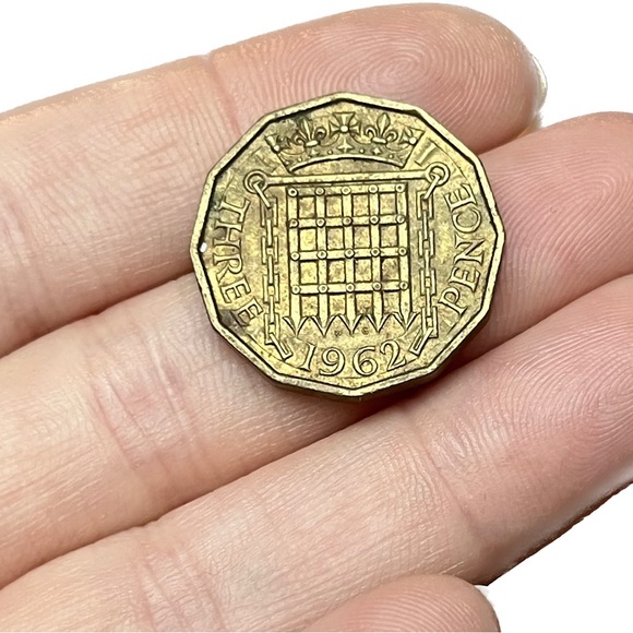 🎈$5 add on - 1962 THREE PENCE - Elizabeth II - Picture 1 of 5